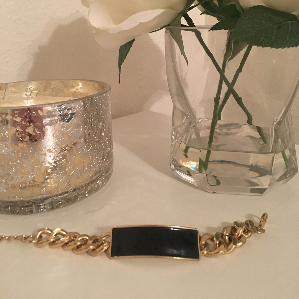 BRAND NEW Black and gold Forever 21 bracelet